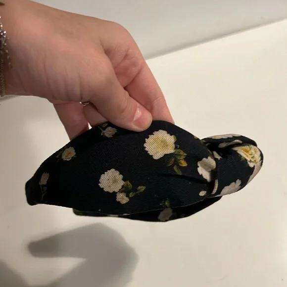 Alice + Olivia women black floral belle headband Alice + Olivia women black floral belle headband - www  main image 2